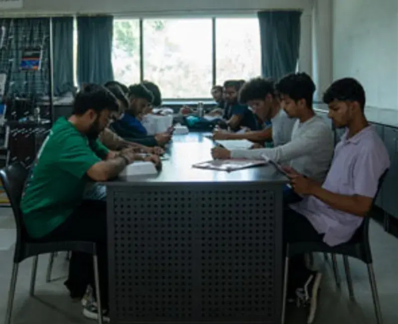 Universal Skilltech University Powered by Emversity College Infrastructure photo 12